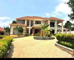 6 bedroom Villa for sale Kira nakwero  Kira Wakiso Central