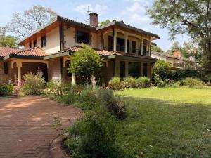 6 bedroom Townhouse for sale Nyari Nairobi