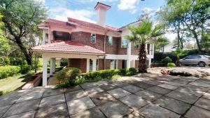6 bedroom Townhouses Houses for sale Rimpa Ongata Rongai Kajiado