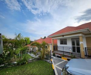 2 bedroom Apartment Block Apartment for rent kulambilo road Kampala Central