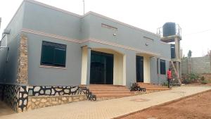 2 bedroom Bungalow Apartment for rent gayaza road Gayaza Wakiso Central