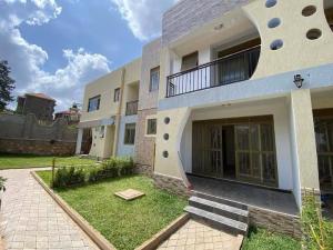 3 bedroom Apartment Block Apartment for rent kira road Kira Wakiso Central