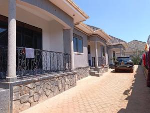 2 bedroom Bungalow Apartment for rent namugongo road Wakiso Central