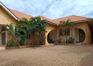 2 bedroom Apartment Block Apartment for rent namugongo road Wakiso Central