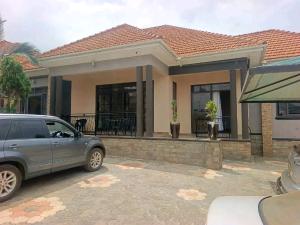 4 bedroom Villa for sale Kira mamerito road  Kira Wakiso Central