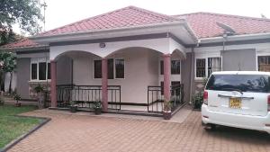 4 bedroom Villa for sale Kira mamerito road  Kira Wakiso Central