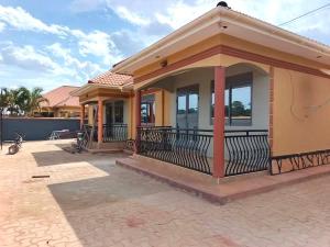 2 bedroom Bungalow Apartment for rent namugongo road Wakiso Central