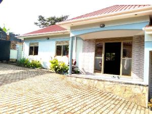 3 bedroom Bungalow Apartment for rent gayaza road Gayaza Wakiso Central