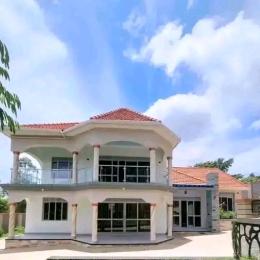 4 bedroom Bungalow Apartment for sale Kitende entebbe road  Kampala Central Kampala Central