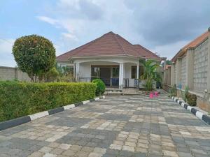 3 bedroom Villa for sale Seeta namilyango road kilowooza Goma Mukono Central
