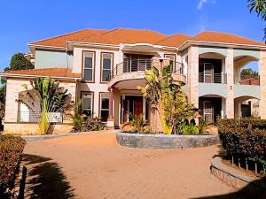 5 bedroom Villa for sale Kira nakwero  Kira Wakiso Central