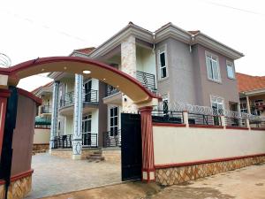 5 bedroom Villa for sale Kyanja ringroad  Kampala Central Kampala Central