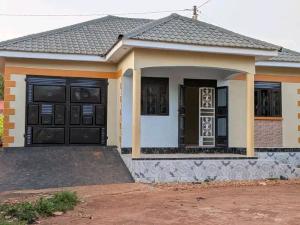 3 bedroom Bungalow Apartment for sale Bulenga mityana road  Kampala Central Kampala Central
