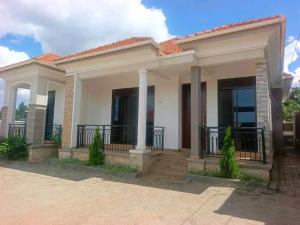 4 bedroom Bungalow Apartment for sale Najjera road  Kampala Central Kampala Central