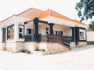4 bedroom Villa for sale Namugongo road Kira Wakiso Central