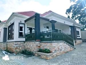 4 bedroom Bungalow Apartment for sale Namugongo road  Kampala Central Kampala Central