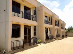 3 bedroom Apartment Block Apartment for rent buwaate road Kampala Central