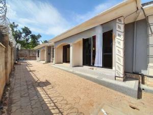 2 bedroom Bungalow Apartment for rent bweyogerere road Wakiso Central