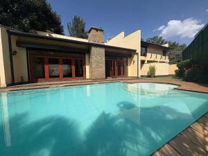 4 bedroom Bungalow Houses for rent Runda  Runda Nairobi