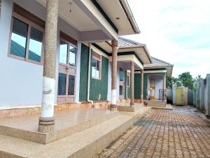 2 bedroom Bungalow Apartment for rent seeta road Mukono Central