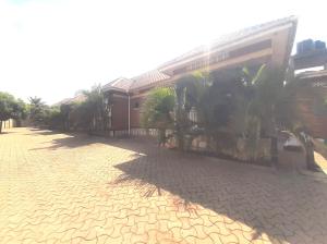 3 bedroom Bungalow Apartment for rent namugongo road Wakiso Central