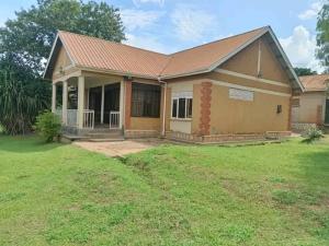 4 bedroom Bungalow Apartment for sale Namugongo sonde  Kampala Central