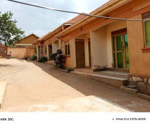 1 bedroom mini flat  Bungalow Apartment for rent Kisaasi road Kampala Central Kampala Central