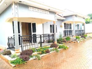 2 bedroom Bungalow Apartment for rent gayaza road Gayaza Wakiso Central