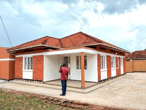 3 bedroom Bungalow Apartment for rent naalya road Kampala Central Kampala Central