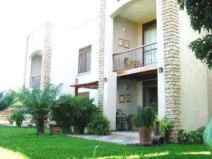 2 bedroom Apartment Block Apartment for rent mutungo road Kampala Central