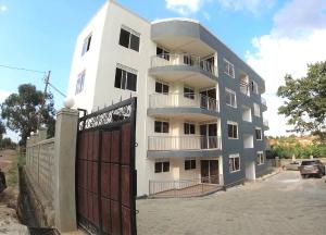 3 bedroom Apartment Block Apartment for rent kiwaatule road Kampala Central