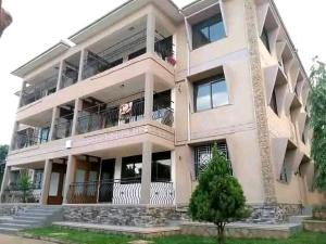 3 bedroom Apartment Block Apartment for rent mbuya road Mbuya Kampala Central