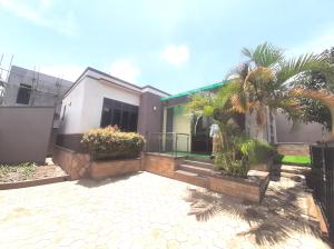 3 bedroom Bungalow Apartment for rent kireka road Wakiso Central