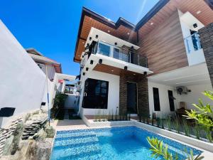 4 bedroom Bungalow Houses for rent Runda Estate, Runda Nairobi