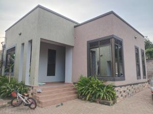 2 bedroom Bungalow Apartment for rent namugongo road Wakiso Central
