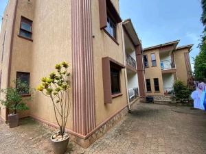 3 bedroom Apartment for rent Kyanja road  Kampala Central Kampala Central