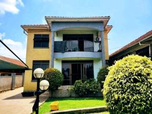 4 bedroom Apartment for sale Naalya road  Kampala Central