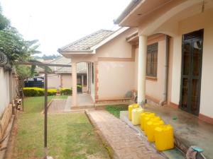 2 bedroom Apartment Block Apartment for rent gayaza road Gayaza Wakiso Central