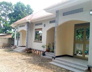 2 bedroom Bungalow Apartment for rent gayaza road Gayaza Wakiso Central