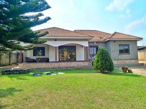 4 bedroom Bungalow Apartment for sale Gayaza kayebe  Gayaza Wakiso Central