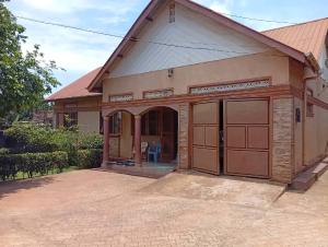3 bedroom Bungalow Apartment for sale Bweyogere butto  Kampala Central