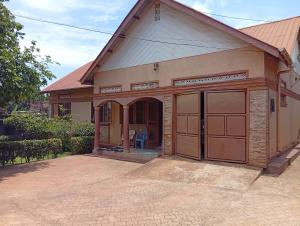 3 bedroom Villa for sale Bweyogerere unbs road Kira Wakiso Central