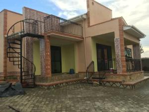 4 bedroom Bungalow Apartment for sale Namugongo road  Kampala Central Kampala Central