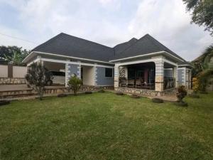 4 bedroom Bungalow Apartment for sale Kasangati kiti  Kira Wakiso Central