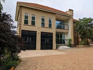5 bedroom Bungalow Apartment for sale Bwebajja akright estate  Kampala Central Kampala Central