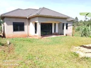 3 bedroom Bungalow Apartment for sale Buloba mityana road  Gayaza Wakiso Central