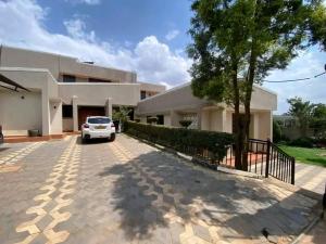 4 bedroom Bungalow Apartment for sale Najjera buwaate  Kampala Central Kampala Central