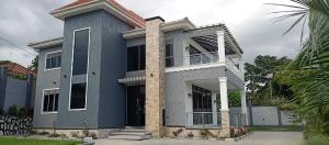 5 bedroom Villa for sale Kira mamerito road  Kira Wakiso Central