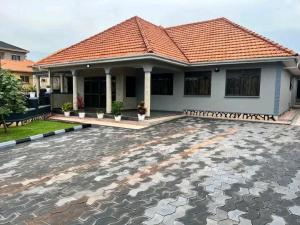 4 bedroom Bungalow Apartment for sale Kiwatule  Kampala Central Kampala Central