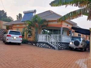 3 bedroom Bungalow Apartment for sale Kyanja road  Kampala Central Kampala Central